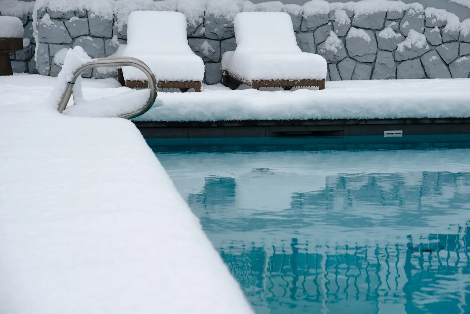 Shedule your winter pool closing now